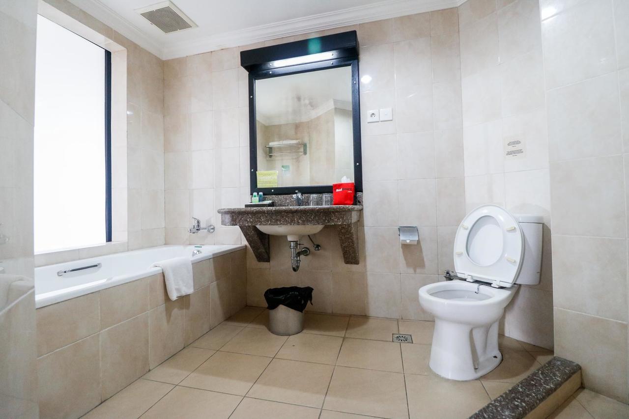 Reddoorz Premium @ Bukit Damai Indah Hotel Balikpapan  Ngoại thất bức ảnh