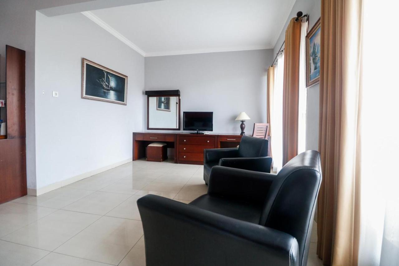 Reddoorz Premium @ Bukit Damai Indah Hotel Balikpapan  Ngoại thất bức ảnh
